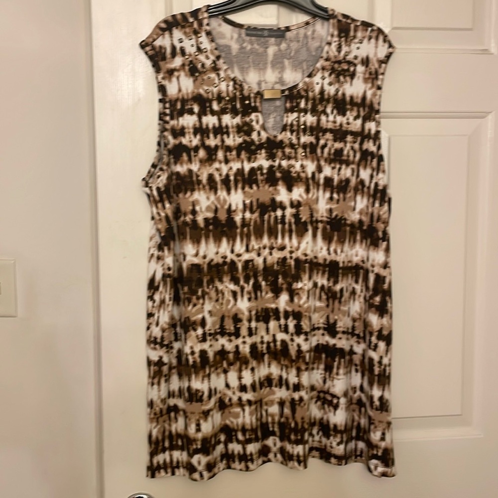 Woman’s top by AVON Signature Collection